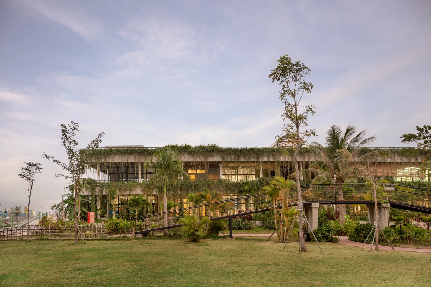 Coconut Club & Park - Low-Tech Solutions for Sustainable Architecture, Entertainment Zones, and Public Spaces in Phnom Penh