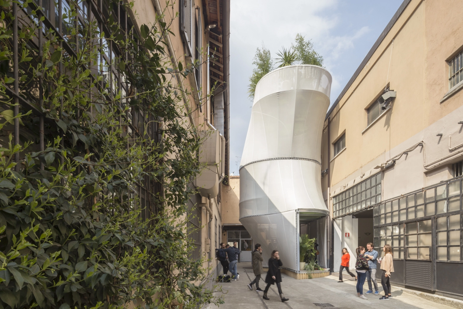 When Voids Speak: Terrain Vague and the Cities That Resist Total Planning