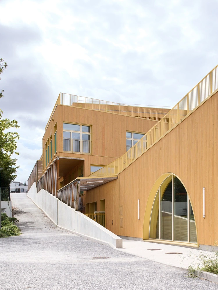 upload/news/954biosourced-positive-energy-school-group-r2k-architectes-11.webp